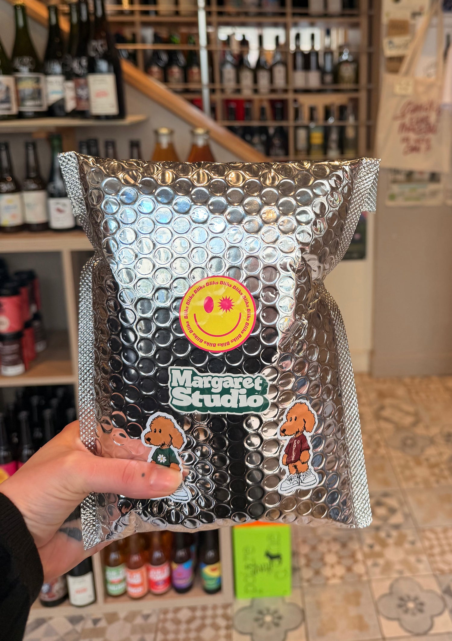 Stickers vinyle blanc personnalisés découpés à la forme, Bliks atelier Caen